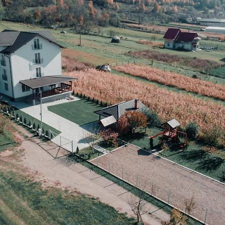 Casa Dumitru Hotell Ceraşul Exteriör bild