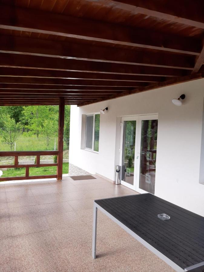 Casa Dumitru Hotell Ceraşul Exteriör bild