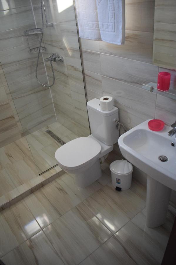Casa Dumitru Hotell Ceraşul Exteriör bild