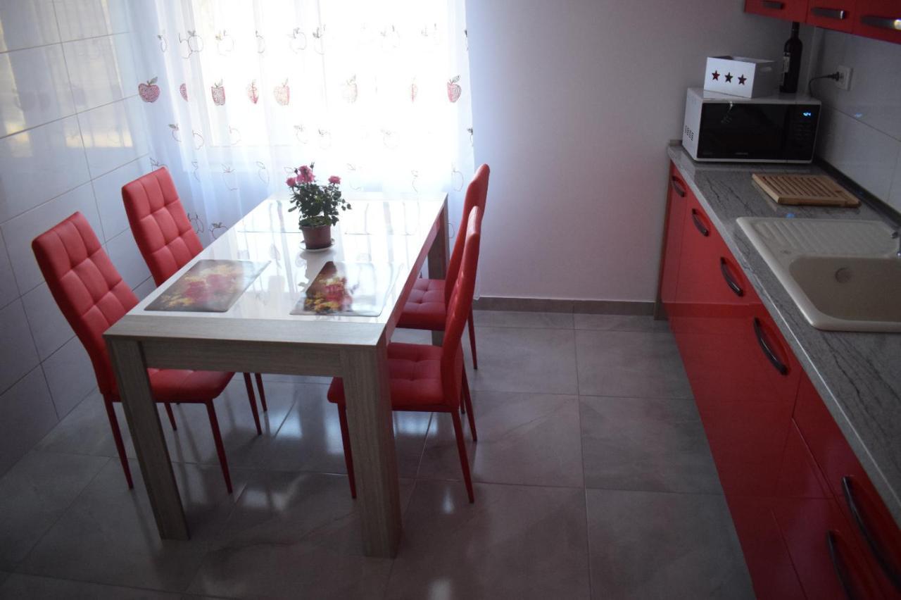 Casa Dumitru Hotell Ceraşul Exteriör bild