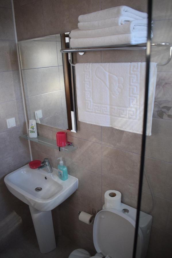 Casa Dumitru Hotell Ceraşul Exteriör bild